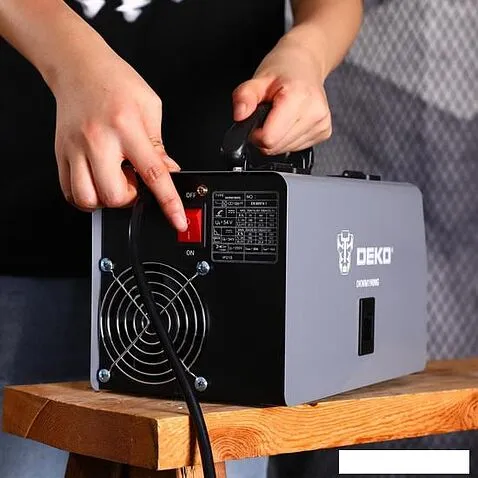 Сварочный инвертор Deko DKWM190NG 051-4694