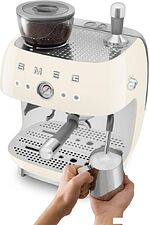 Рожковая помповая кофеварка Smeg EGF03CREU