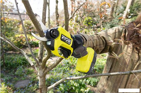 Секатор Ryobi RY18SCXA-0 (без АКБ)