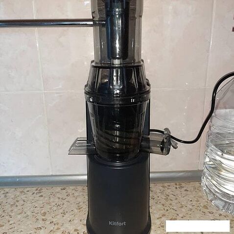 Соковыжималка Kitfort KT-1118