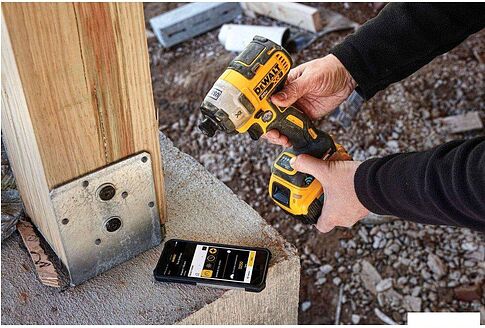 Винтоверт DeWalt DCF888B (без АКБ)