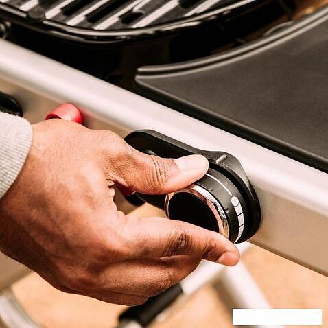 Газовый гриль для дачи Weber Traveler (черный)