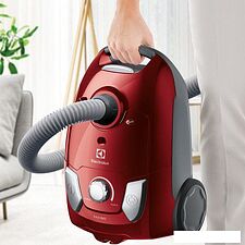 Пылесос Electrolux EEG43WR