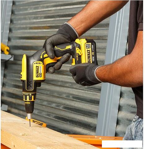 Шуруповерт для гипсокартона DeWalt DCF620N (без АКБ)