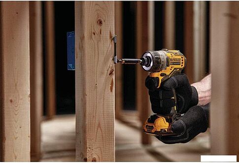 Винтоверт DeWalt DCF601N (без АКБ)