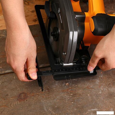 Дисковая (циркулярная) пила Deko DKCS1600 084-1026