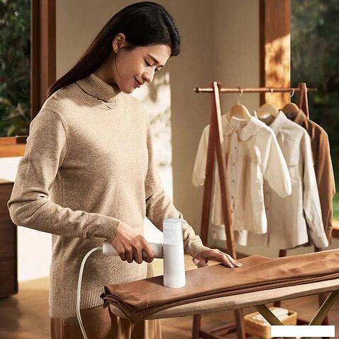 Отпариватель Xiaomi Mijia Handheld Garment Steamer 2 MJGTJ02LF (с переходником на евровилку)