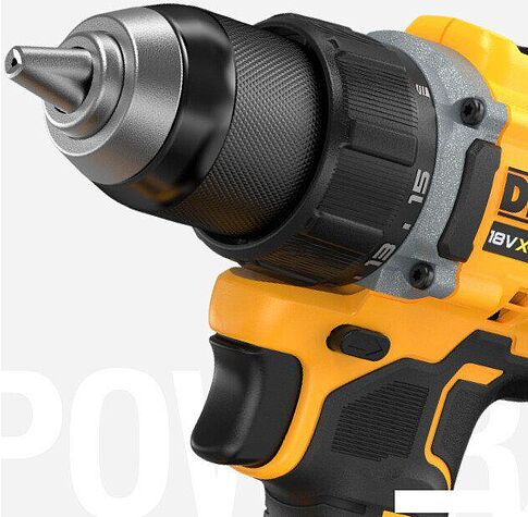 Дрель-шуруповерт DeWalt DCD794NT-XJ (без АКБ, кейс)