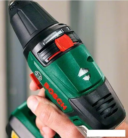 Дрель-шуруповерт Bosch PSR 1800 Li-2 (06039A3121)