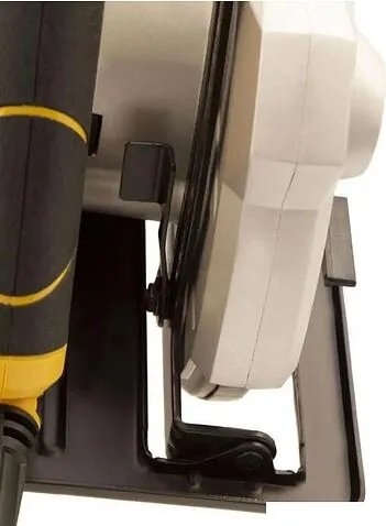 Дисковая (циркулярная) пила Denzel CS-210 27305