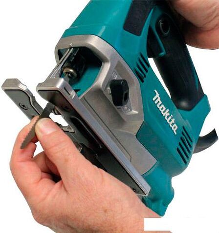 Электролобзик Makita JV0600K