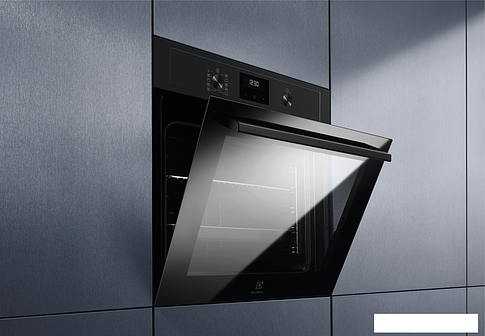 Электрический духовой шкаф Electrolux EOF3H40TH