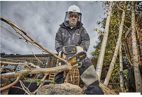 Аккумуляторная пила DeWalt DCM565N-XJ (без АКБ)