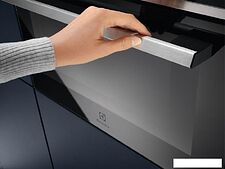 Микроволновая печь Electrolux EVM8E08X