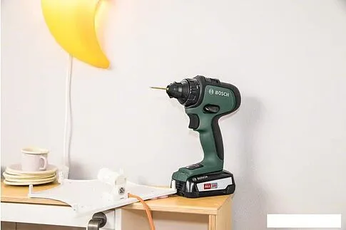 Дрель-шуруповерт Bosch AdvancedDrill 18 06039B5001 (с 2-мя АКБ, кейс)