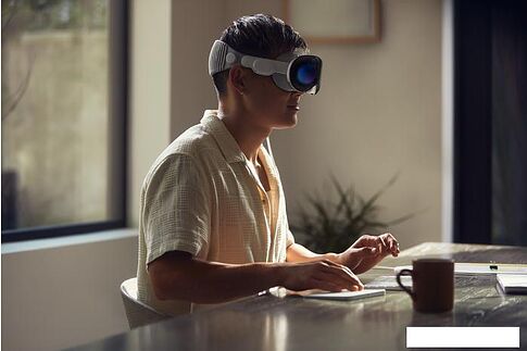 Автономная MR-гарнитура Apple Vision Pro 256GB