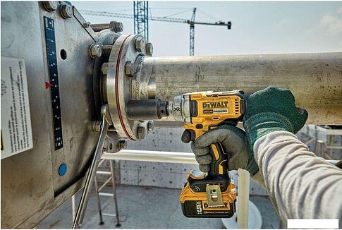 Гайковерт DeWalt DCF896B (без АКБ)