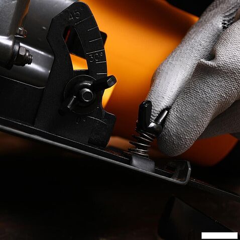 Дисковая (циркулярная) пила Deko DKCS1800W Laser 086-1012