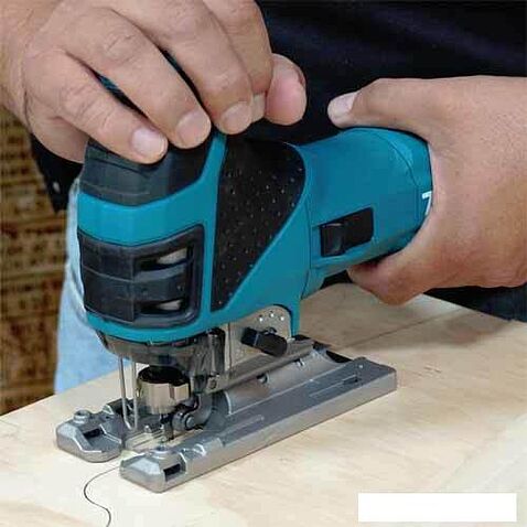 Электролобзик Makita 4351FCTJ