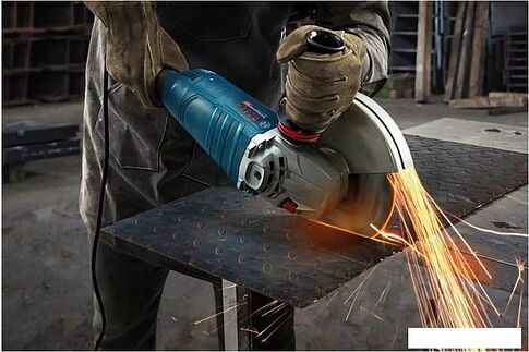 Угловая шлифмашина Bosch GWS 24-180 Professional 06018C2000