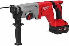 Перфоратор Milwaukee M18 M18BLHACD26-402X 4933492480 (с 2-мя АКБ, кейс) Перфоратор Milwaukee M18 M18BLHACD26-402X 4933492480 (с 2-мя АКБ, кейс)