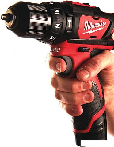 Ударная дрель-шуруповерт Milwaukee M12 BPD-202C 4933441940 (с 2-мя АКБ, кейс)