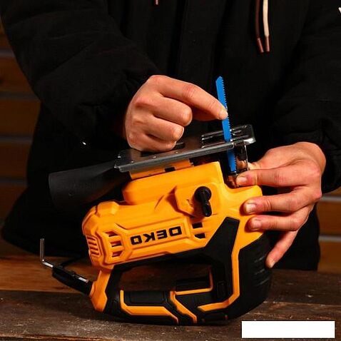 Электролобзик Deko DKJS850E 083-1010