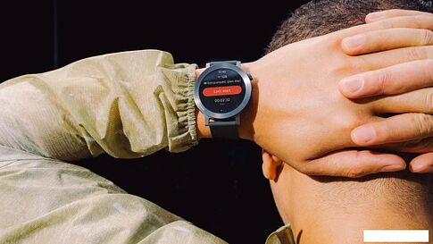 Умные часы CMF Watch 3 Pro (темно-серый, черный силиконовый ремешок)