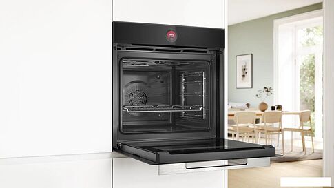 Электрический духовой шкаф Bosch Serie 8 HBG7241B1