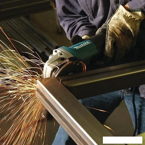 Угловая шлифмашина Makita 9565PCV