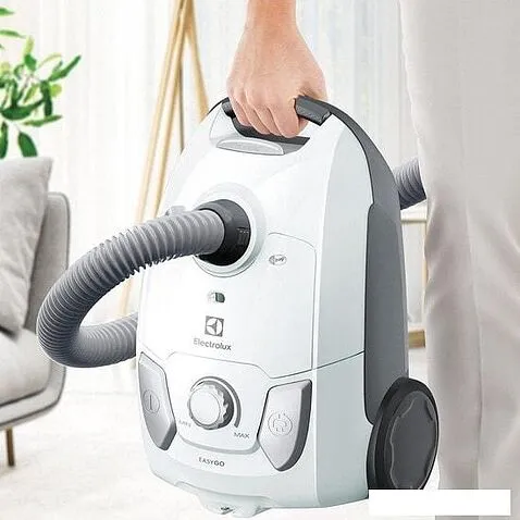 Пылесос Electrolux EEG41IW