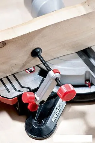 Торцовочная Metabo KGSV 216 M