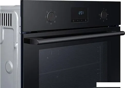 Электрический духовой шкаф Samsung NV68A1110RB