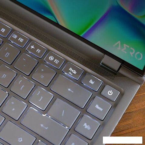 Игровой ноутбук Gigabyte Aero 14 OLED BMF-72KZBB4SD