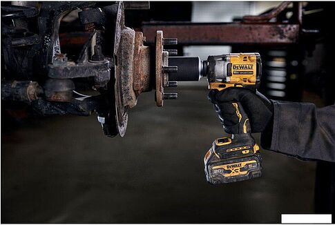 Гайковерт DeWalt DCF923B (без АКБ)