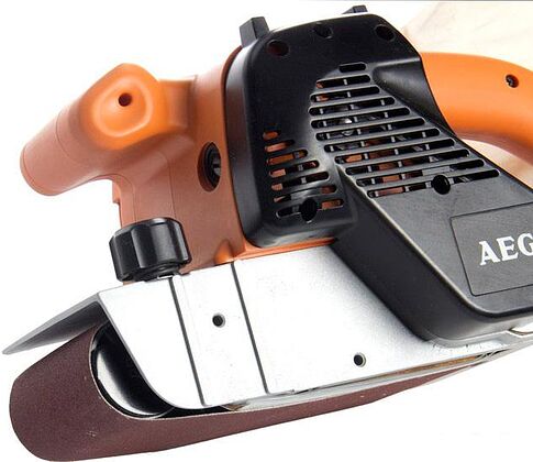 Ленточная шлифмашина AEG BBSE 1100