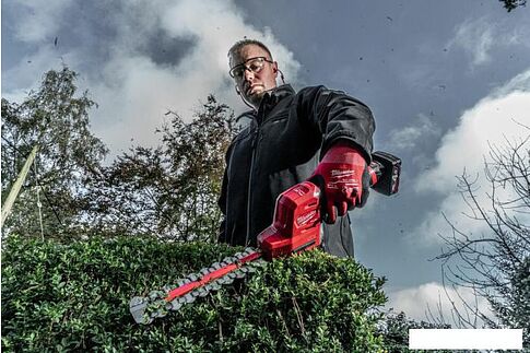 Кусторез Milwaukee M12 FUEL M12FHT20-0 4933479675 (без АКБ)