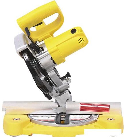 Торцовочная пила Калибр Мастер ПТЭ-900/190м