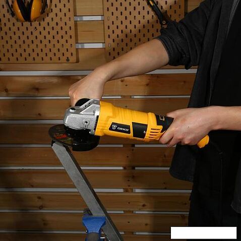 Угловая шлифмашина Deko DKAG1500