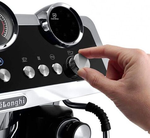 Рожковая помповая кофеварка DeLonghi EC 9865 M La Specialista Maestro Cold Brew