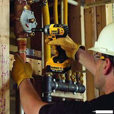 Гайковерт DeWalt DCF880M2