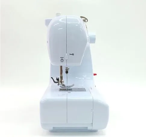 Электромеханическая швейная машина Janete 702