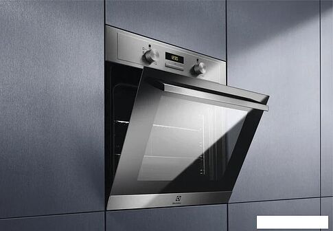 Электрический духовой шкаф Electrolux SurroundCook 600 EOF3H00BX