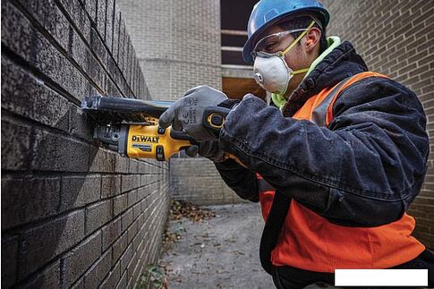 Угловая шлифмашина DeWalt DCG418N (без АКБ)