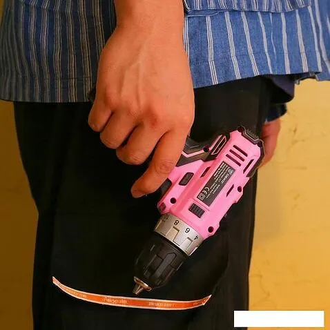 Дрель-шуруповерт Deko GCD12DU3 PINK SET2 063-4171 (с 1-им АКБ, набор оснастки)