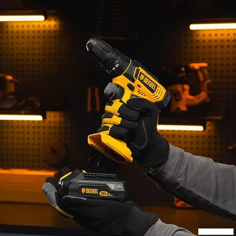 Ударная дрель-шуруповерт Denzel CID-18-02BM 26135 (с 2-мя АКБ, кейс)