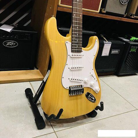 Электрогитара Fabio ST100 N