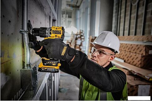 Ударная дрель-шуруповерт DeWalt DCD805E1T (с 1-им АКБ 1.7 Ач, кейс)