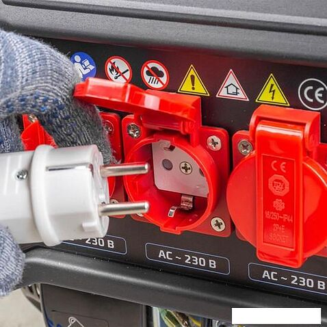 Бензиновый генератор FORSAGE F-FY3000