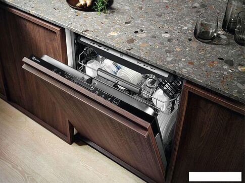 Встраиваемая посудомоечная машина Electrolux EEG69420W